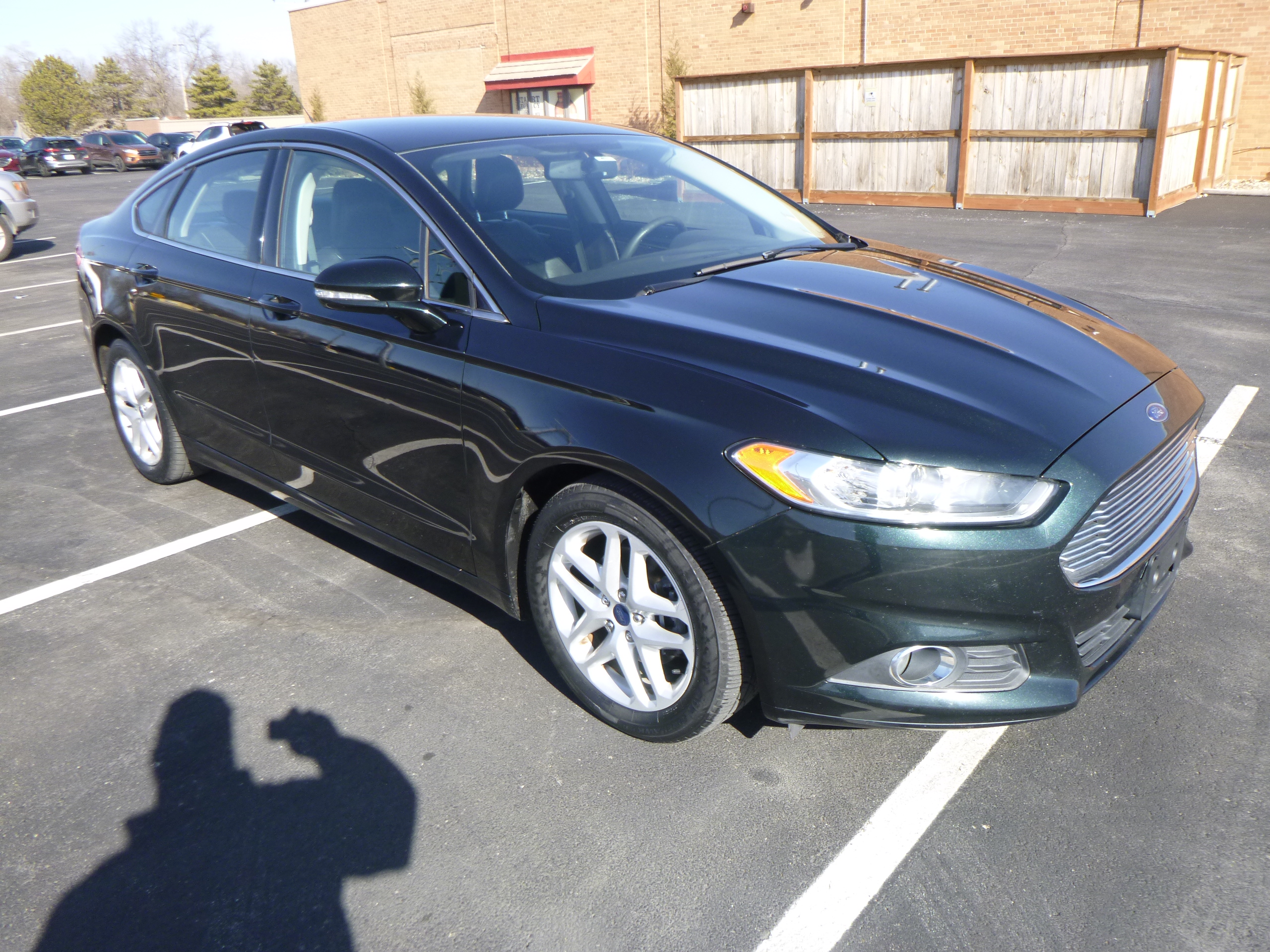 Used 2014 Ford Fusion SE FWD image 4