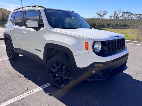 Used 2017 Jeep Renegade Latitude image 1