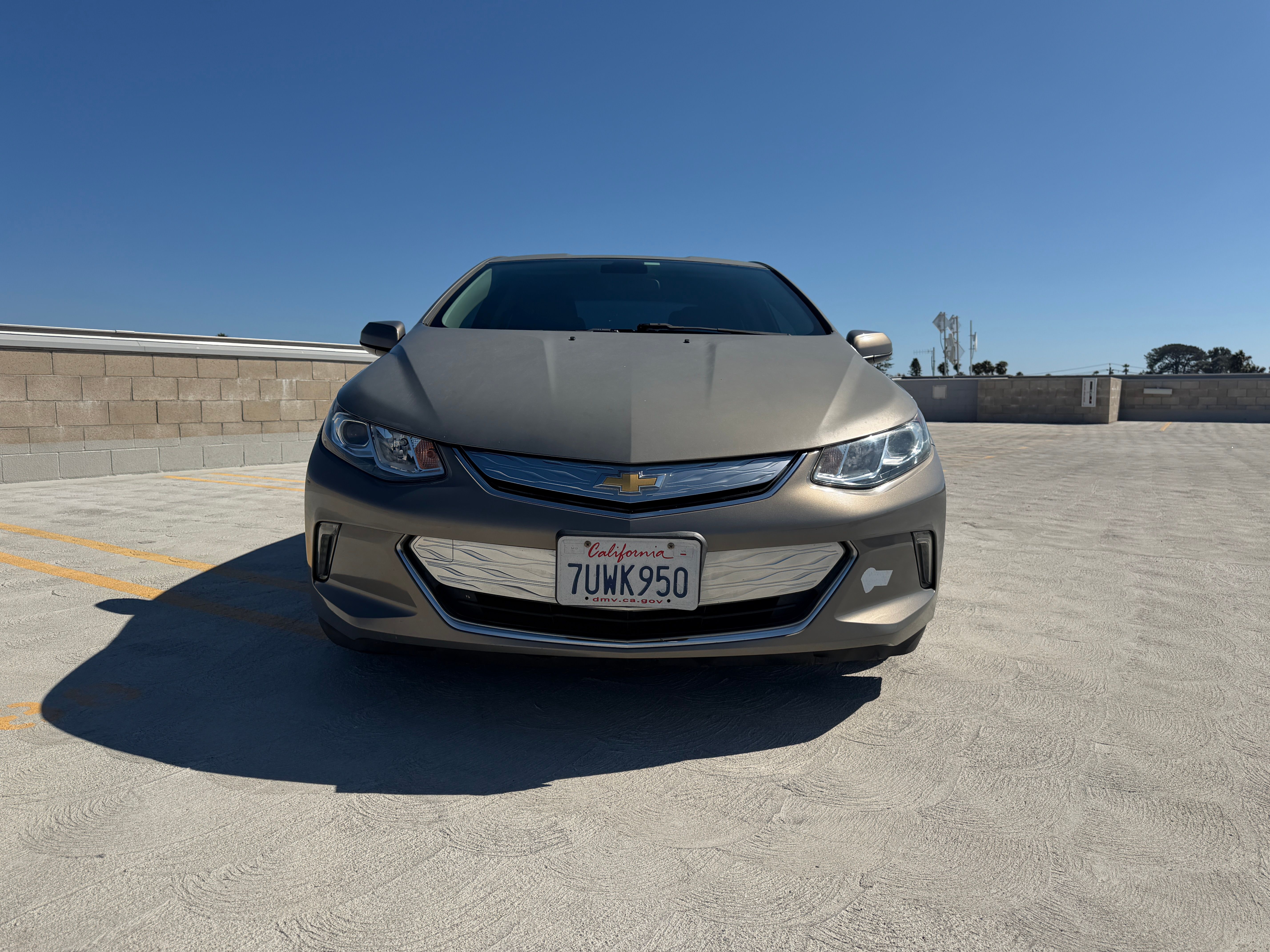 Used 2017 Chevrolet Volt LT FWD image 2
