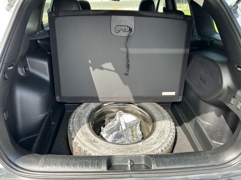 Used 2019 Jeep Cherokee FWD Latitude Plus image 13