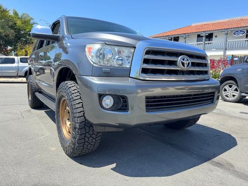 Used 2015 Toyota Sequoia Limited image 10
