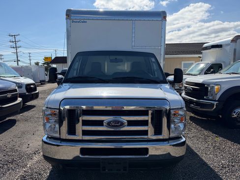Used 2019 Ford E-350 and Econoline 350 image 2