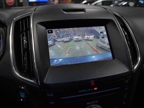 Used 2018 Ford Edge Titanium image 30