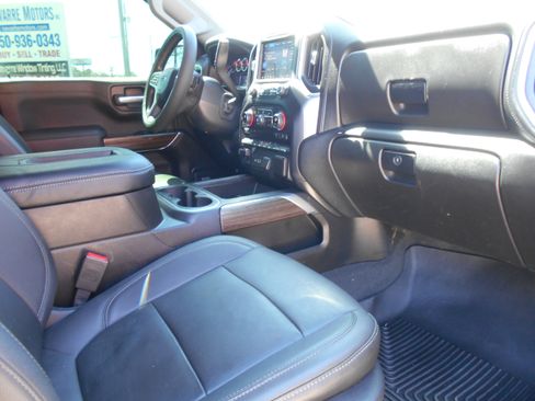 Used 2021 Chevrolet Silverado 1500 4x4 Crew Cab LT Trail Boss image 9