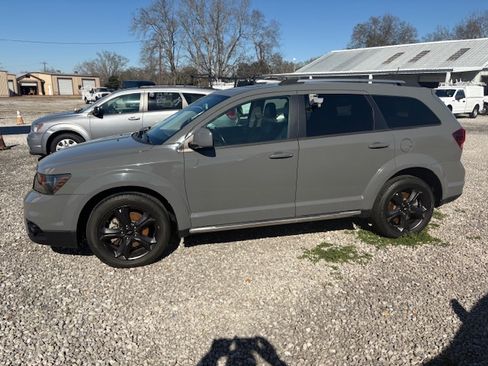 Used 2020 Dodge Journey Crossroad image 2