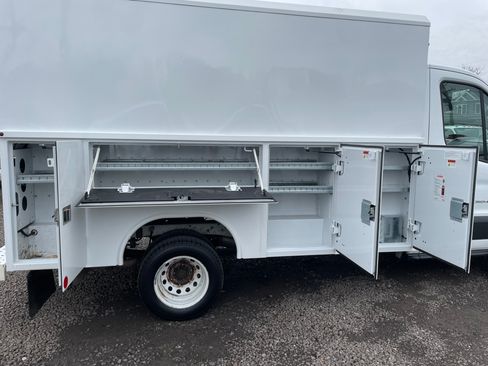 Used 2018 Ford Transit 350 image 12