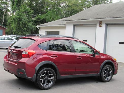 Used 2013 Subaru XV Crosstrek 2.0i Premium AWD/4WD image 9