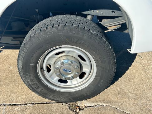 Used 2014 Ford F250 image 28