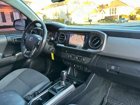 Used 2019 Toyota Tacoma SR5 image 16