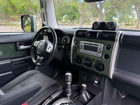 Used 2014 Toyota FJ Cruiser AWD/4WD image 73