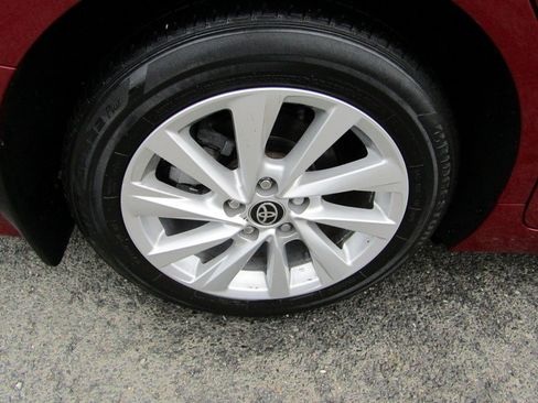 Used 2021 Toyota Camry LE FWD image 9