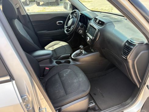 Used 2019 Kia Soul + FWD image 10