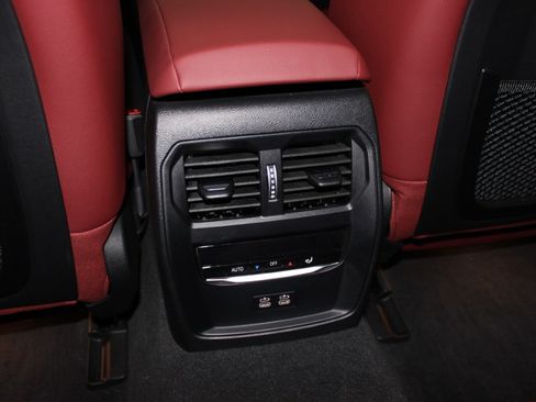 Used 2024 BMW i4 xDrive40i image 44