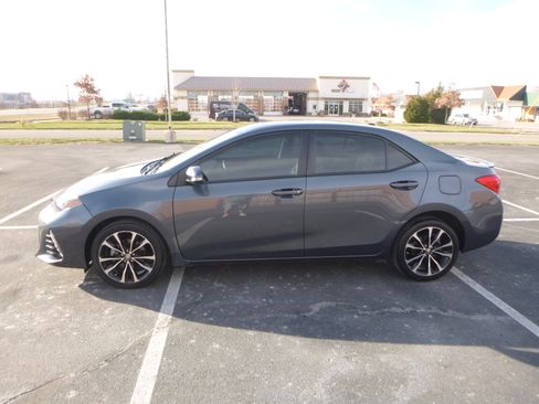 Used 2017 Toyota Corolla SE image 1
