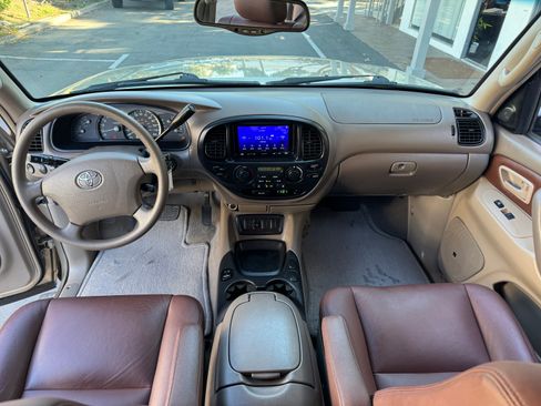 Used 2005 Toyota Sequoia SR5 image 33