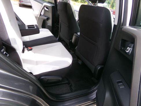 Used 2016 Toyota RAV4 XLE image 13