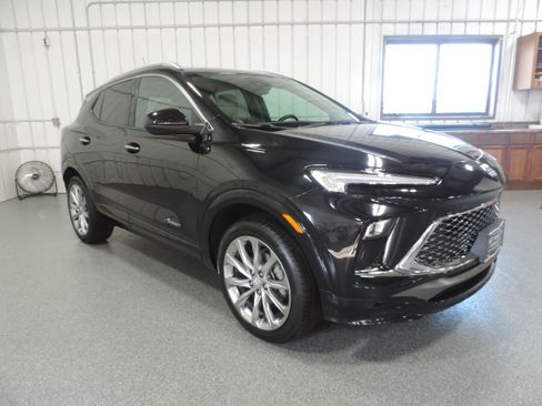 Used 2024 Buick Encore GX Avenir image 9