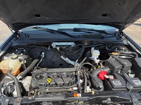 Used 2009 Ford Escape 2WD XLT image 17