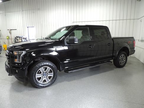 Used 2017 Ford F150 4x4 SuperCrew FX4 image 4