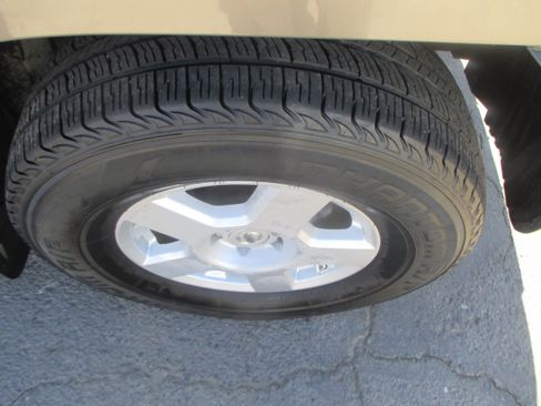Used 2006 Nissan Xterra 4WD S image 17