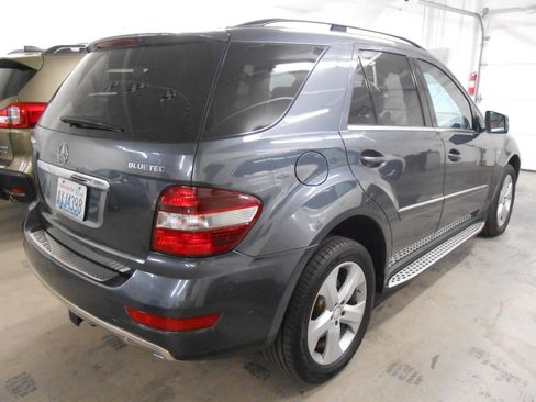 Used 2011 Mercedes-Benz ML 350 image 4