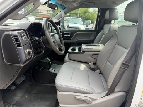 Used 2018 Chevrolet Silverado 2500 4x4 Regular Cab image 10