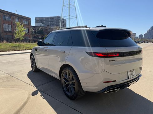 Used 2024 Land Rover Range Rover Sport Dynamic SE image 11