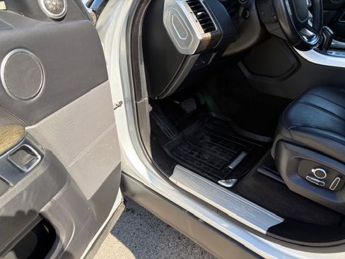 Used 2016 Land Rover Range Rover Sport HSE image 10