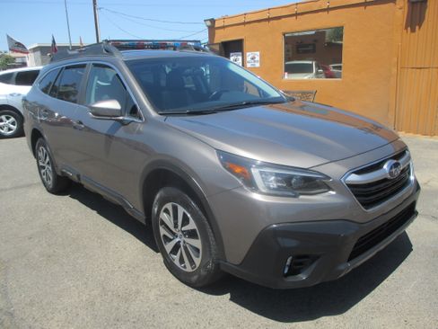 Used 2022 Subaru Outback Premium AWD/4WD image 17