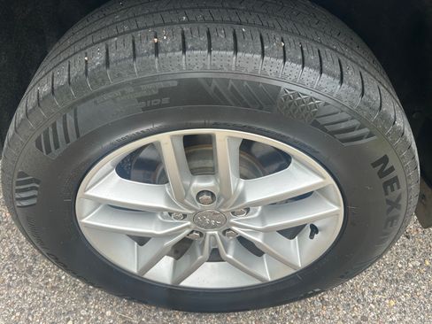 Used 2018 Jeep Grand Cherokee 2WD Laredo image 19