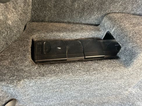 Used 2001 Lincoln Town Car Signature RWD image 13