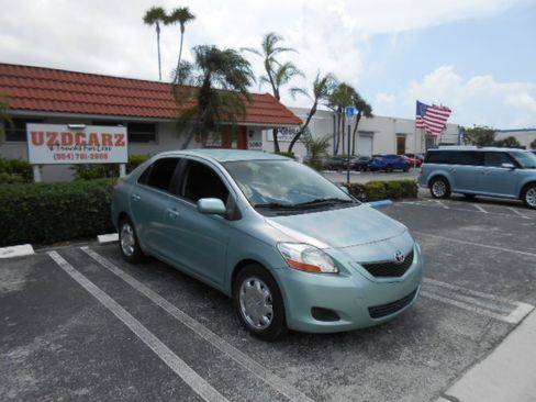Used 2010 Toyota Yaris Sedan FWD image 6