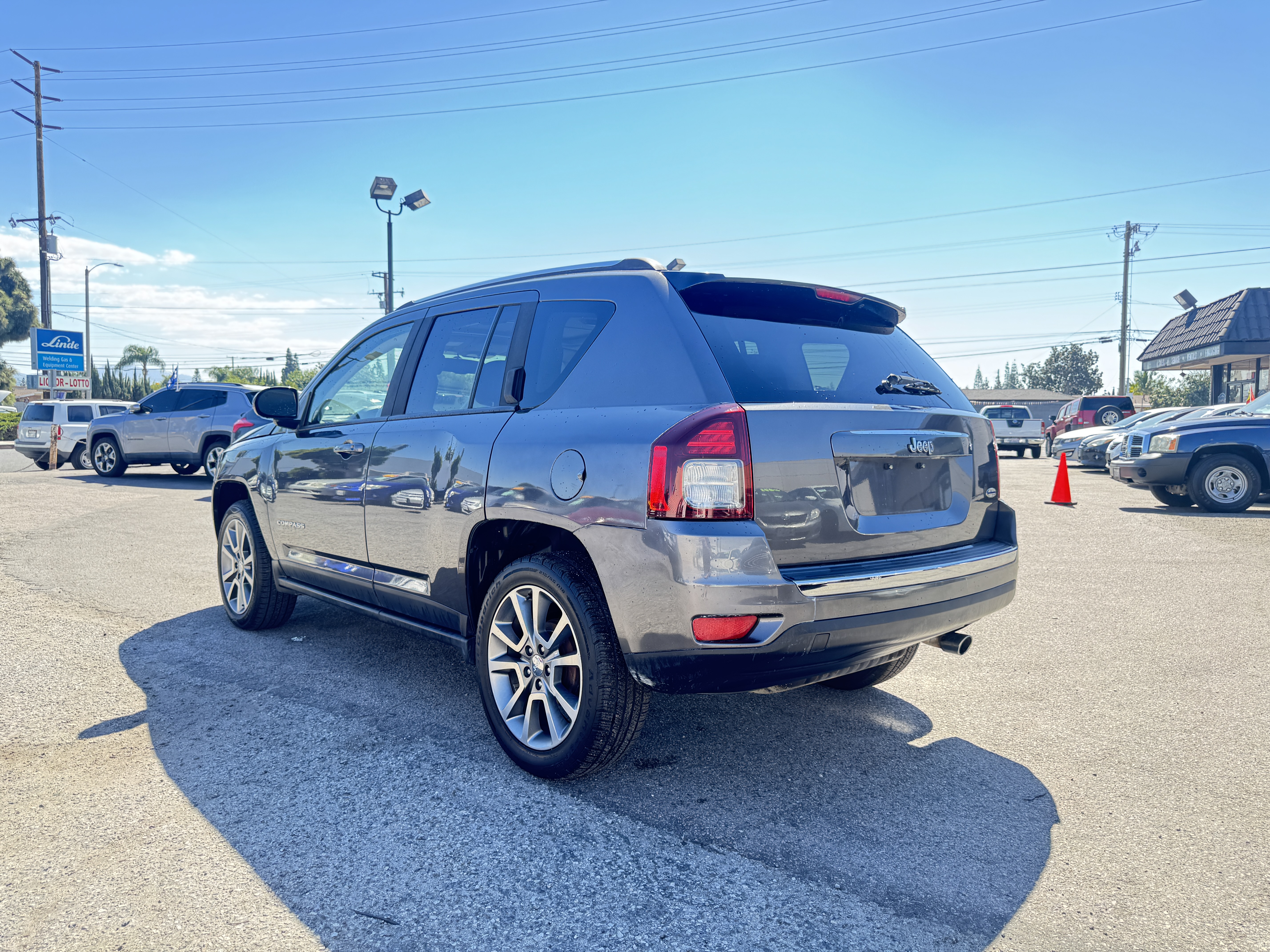 Used 2016 Jeep Compass High Altitude FWD image 5