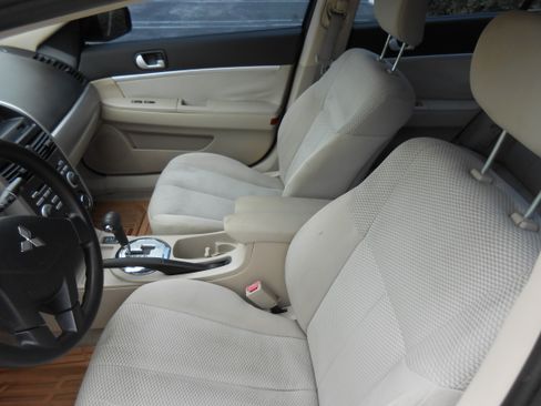 Used 2008 Mitsubishi Galant ES image 10