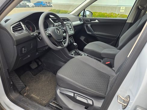 Used 2018 Volkswagen Tiguan S image 14