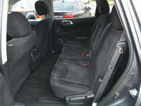 Used 2014 Nissan Pathfinder SV image 11