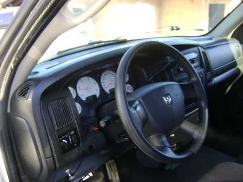 Used 2005 Dodge Ram 2500 Truck image 9