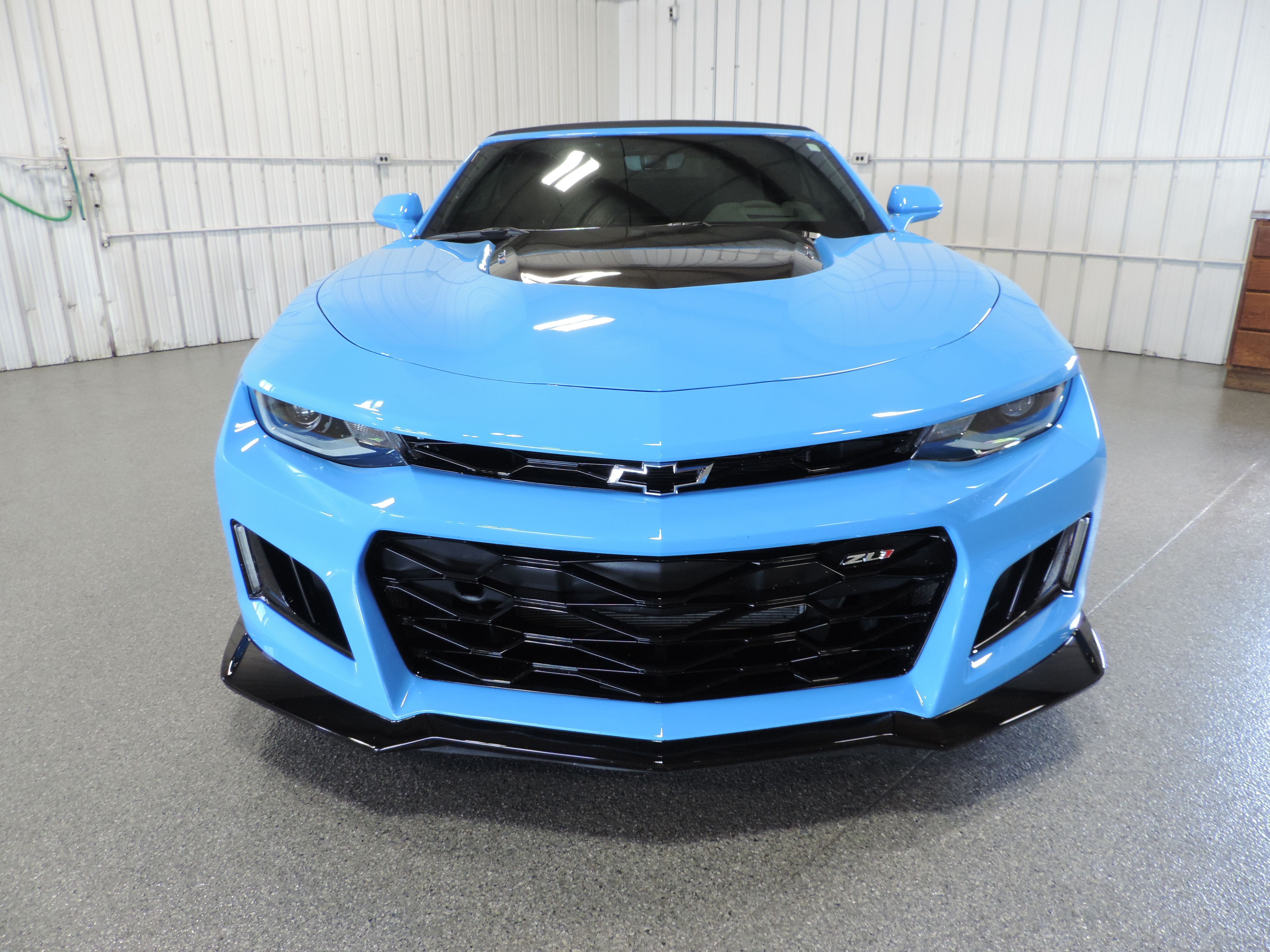 Used 2022 Chevrolet Camaro ZL1 Convertible RWD image 5