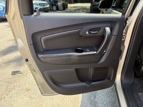 Used 2012 Chevrolet Traverse LT image 12