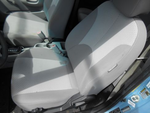 Used 2009 Hyundai Accent GS Hatchback FWD image 12