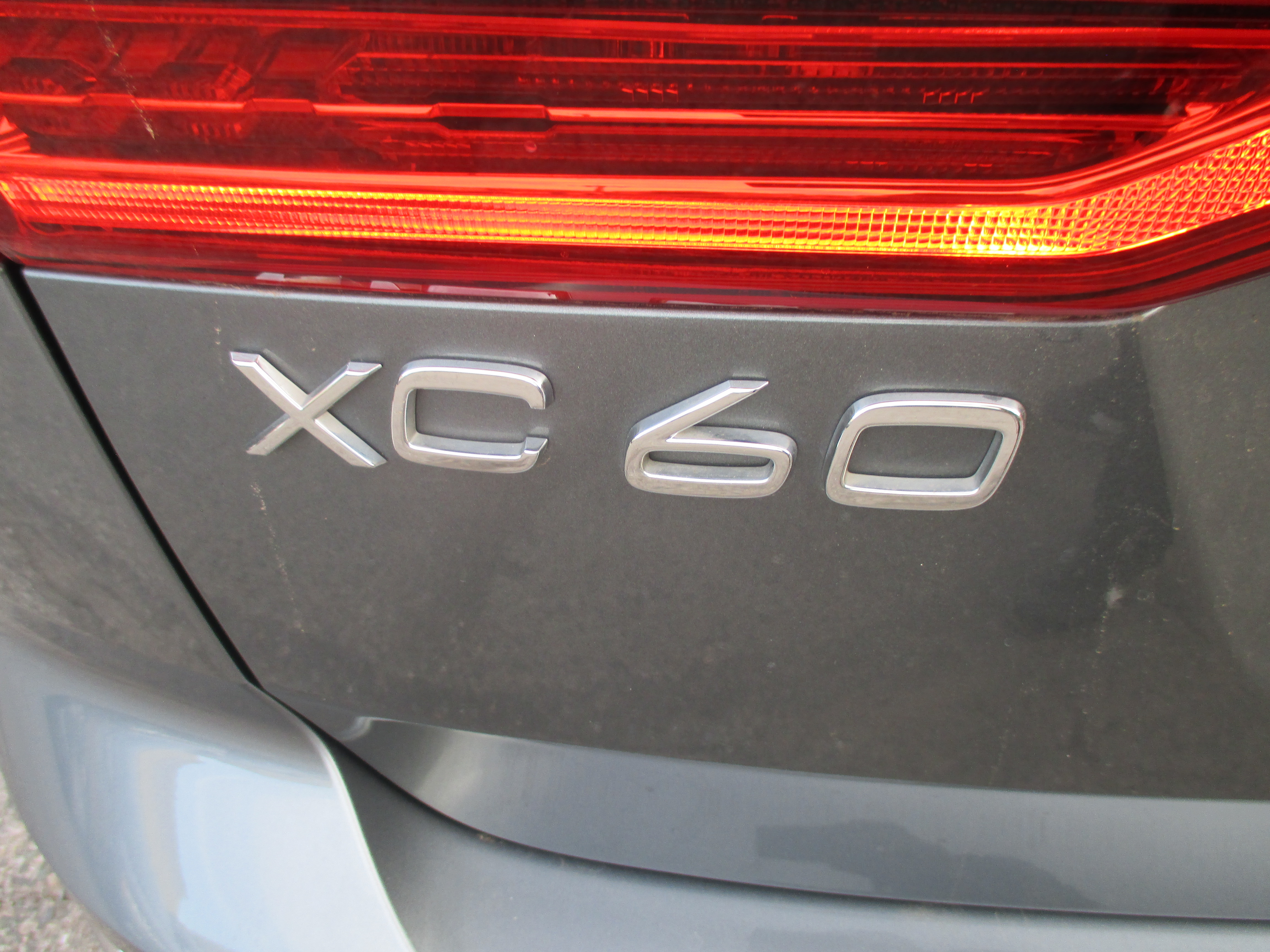 Used 2019 Volvo XC60 AWD T5 Inscription image 13