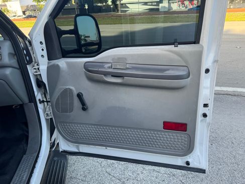 Used 2003 Ford F350 XL image 24