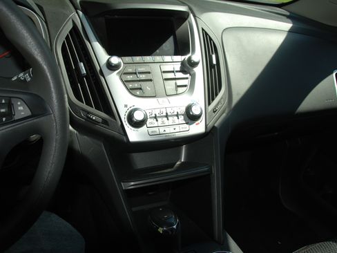 Used 2017 Chevrolet Equinox LS image 29