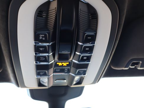 Used 2016 Porsche Panamera GTS image 38
