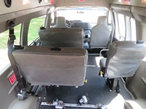 Used 2011 Ford E-350 and Econoline 350 Extended Super Duty RWD image 6