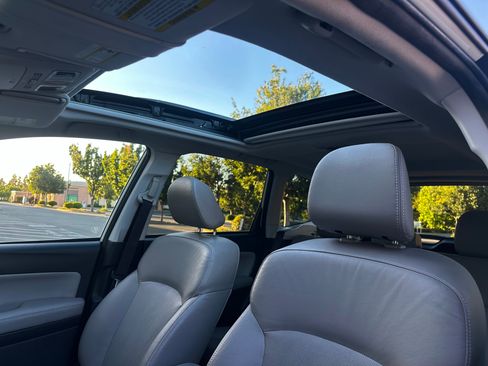 Used 2014 Subaru Forester 2.5i Limited AWD/4WD image 30