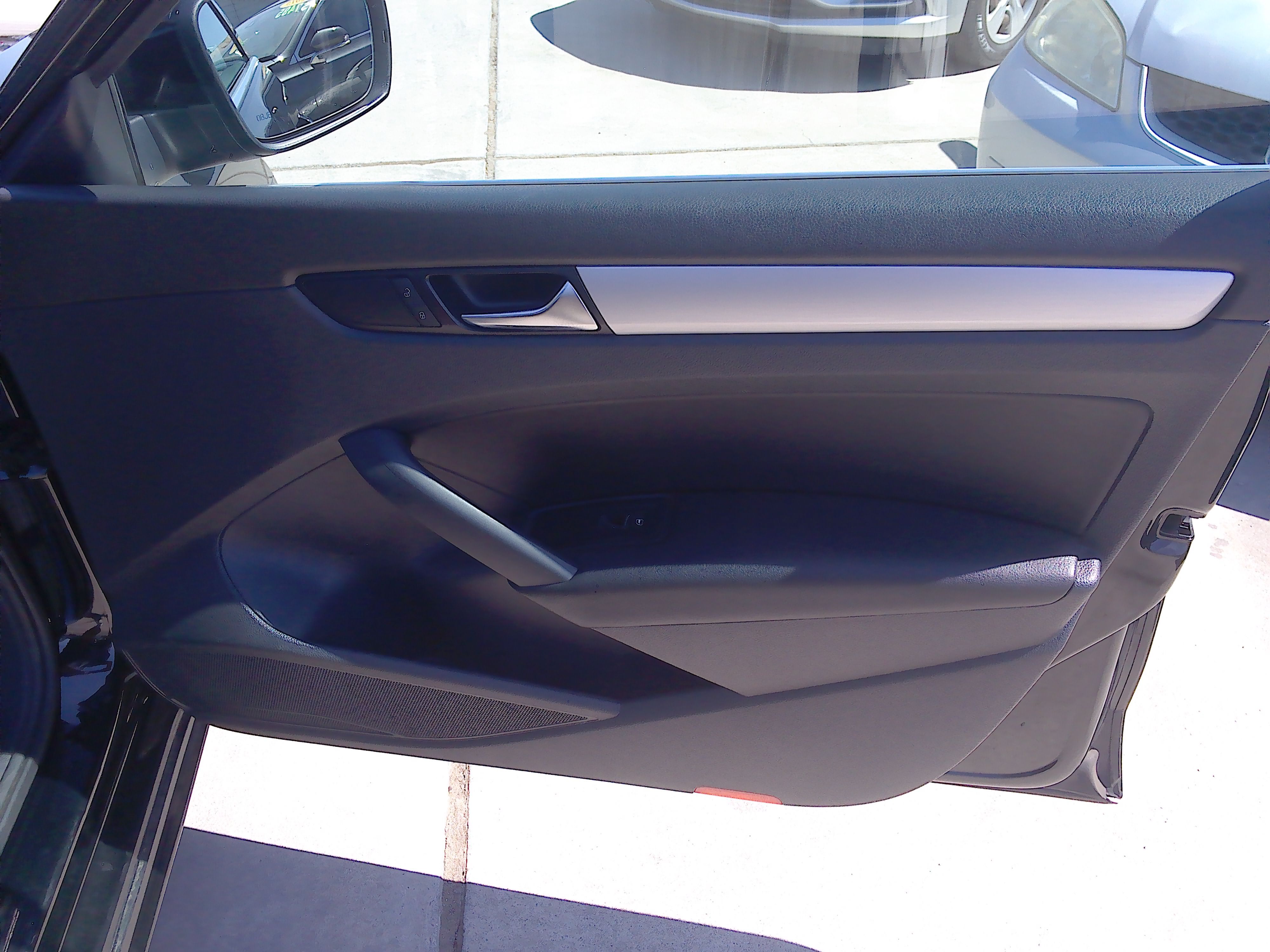 Used 2013 Volkswagen Passat SE FWD image 11