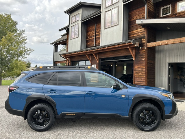 Used 2022 Subaru Outback Wilderness AWD/4WD image 3