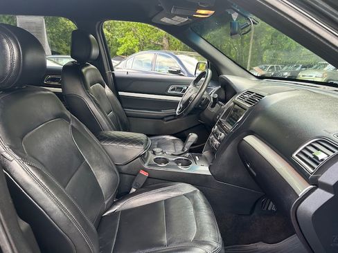 Used 2016 Ford Explorer 4WD XLT image 33