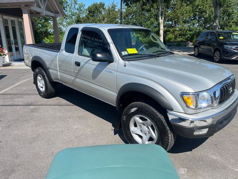 Used 2004 Toyota Tacoma 4x4 Xtracab V6 image 3
